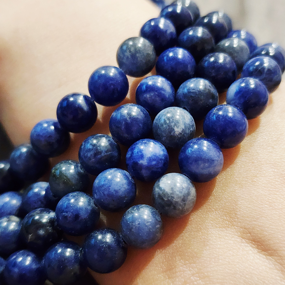 Содалит, яркий, шар 8мм, цена за нить 9.5см (1/4)