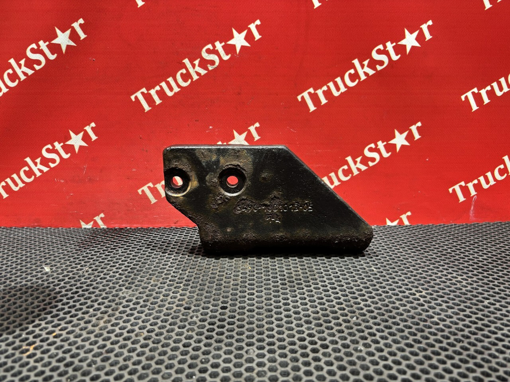 Кронштейн подушки двигателя левый