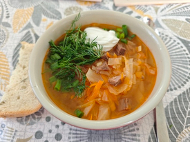 Ароматные щи с квашеной капустой