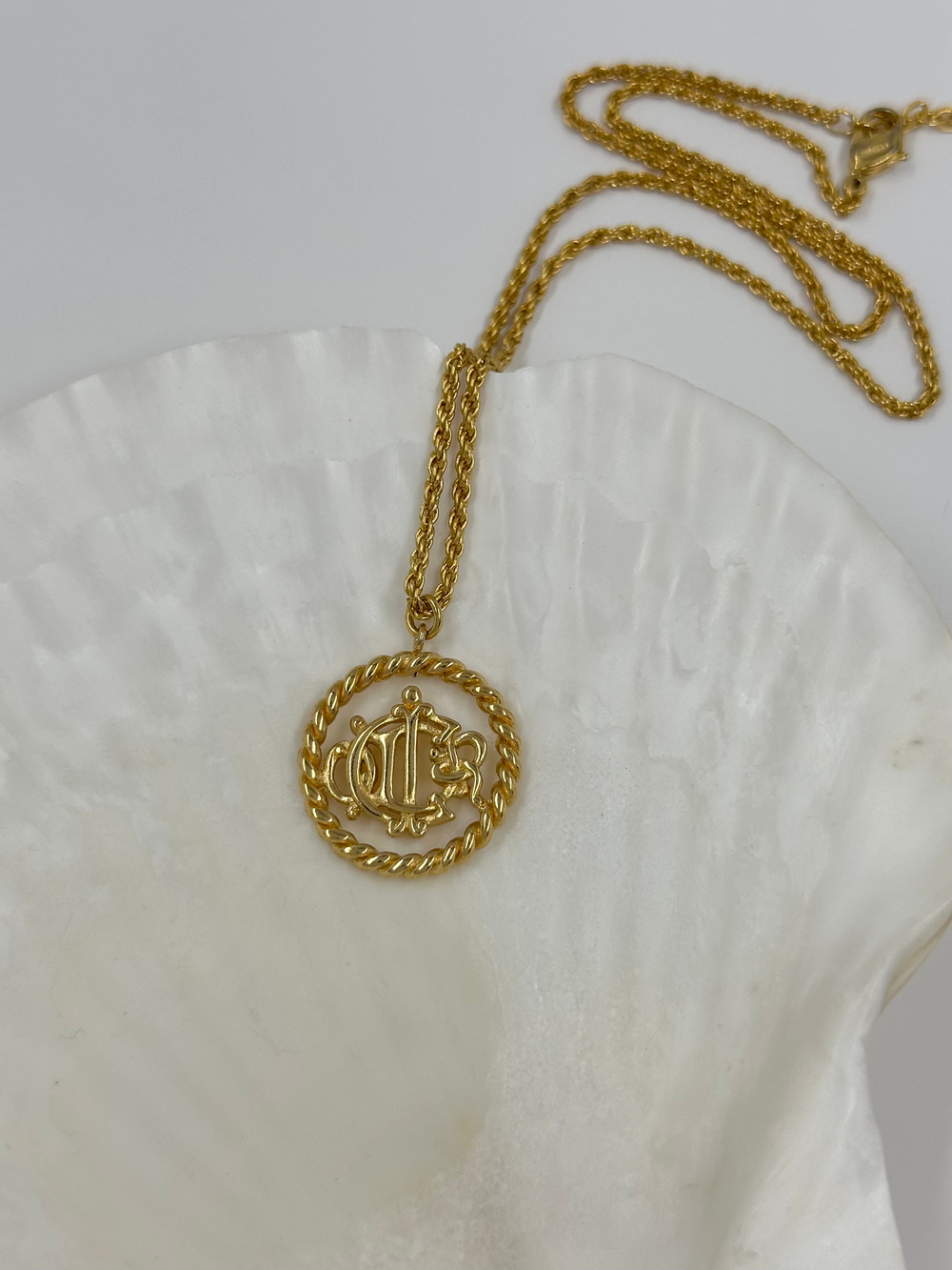 Кулон лого Christian Dior