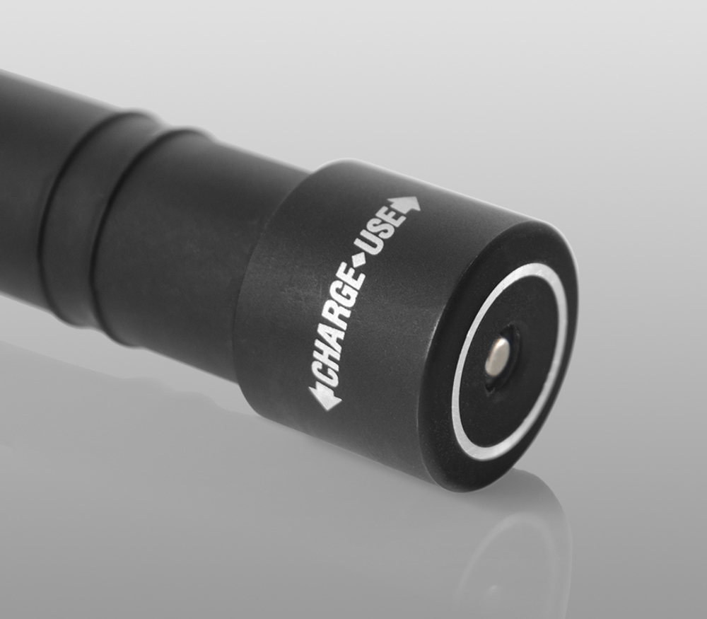 Мультифонарь Armytek Wizard Magnet USB F05401SC (IP68, магнит, дальность 119м)