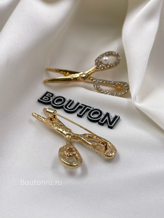 Брошь золотистая "Ножницы " со стразами и жемчугом