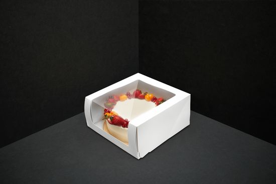 Короб с окном 22,5 х 22,5 х 11 см для тортов до 1,5 кг