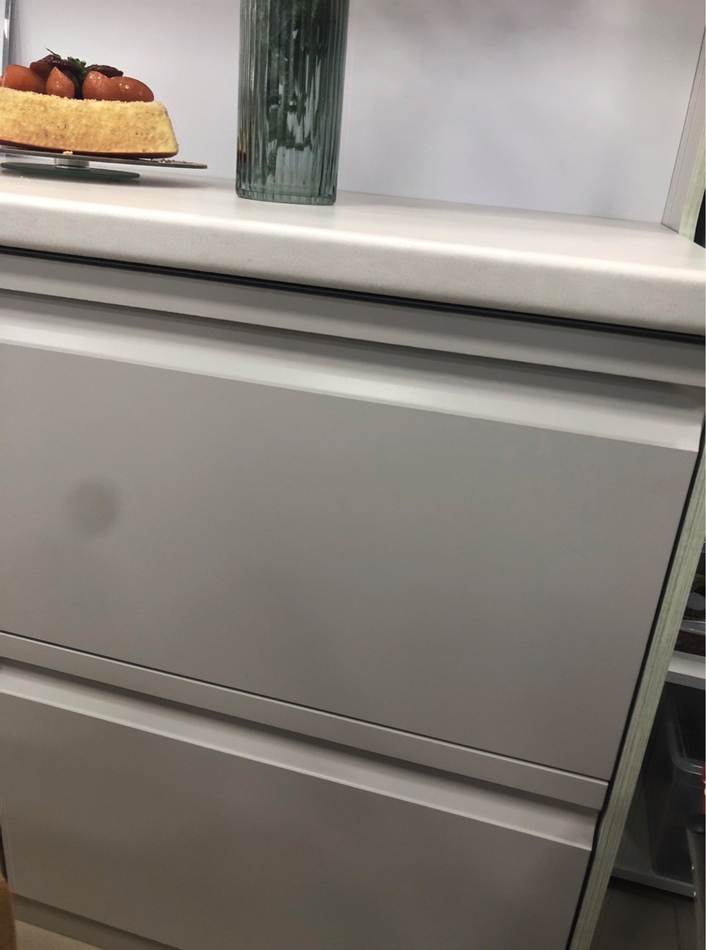 Кухня МДФ с антресолями д.200в.250 ящики с доводчиками