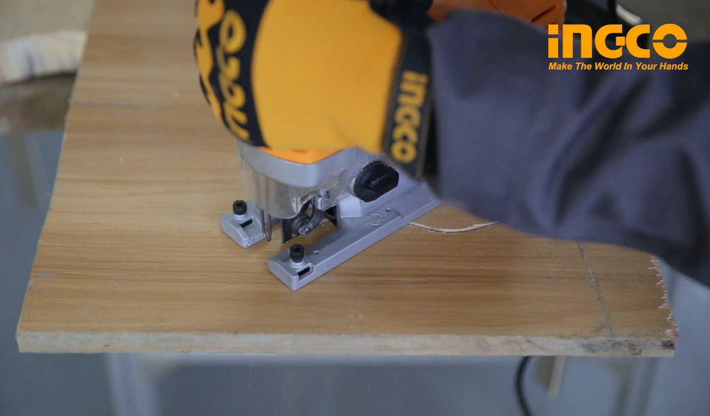 Лобзик электрический INGCO JS80068 INDUSTRIAL 800 Вт
