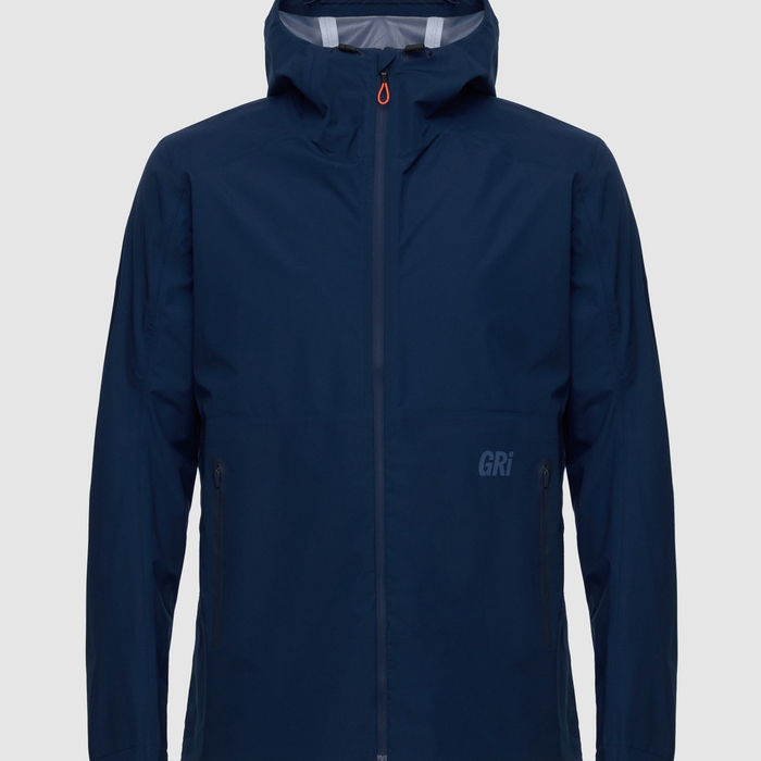 Куртки и жилеты