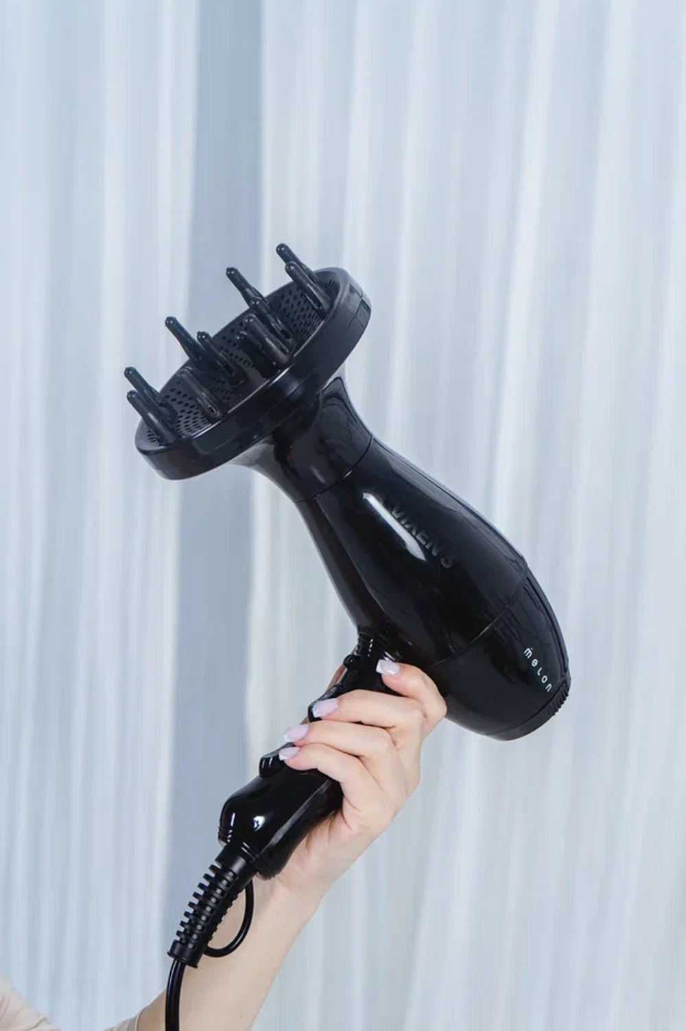 Профессиональный фен для волос VIXEN3