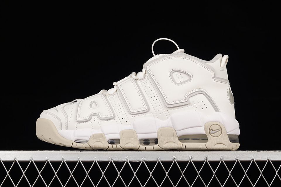 Купить в Москве кроссовки Nike Air More Uptempo в баскетбольном магазине  futbasket.ru