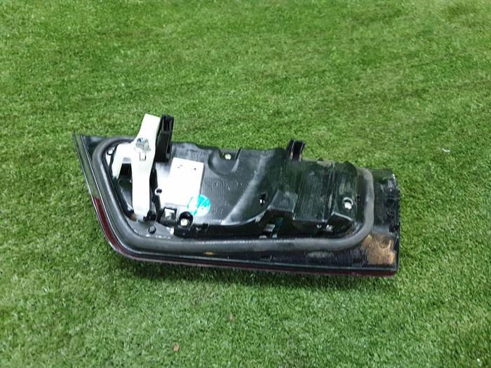 Фонарь левый внутренний BMW 3er G20 (2018-н.в.)