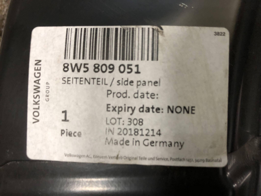 Стойка задняя левая Audi A4 (B9) 15-22 Новая Оригинал 8W5809051