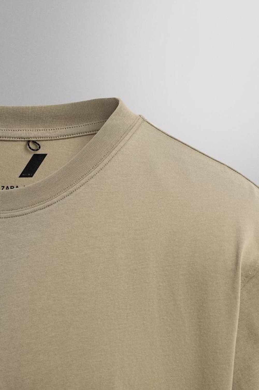 ZARA БАЗОВАЯ СПОРТИВНАЯ ФУТБОЛКА ИЗ ХЛОПКА, СВЕТЛО-ЗЕЛЕНЫЙ