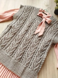 Жилет вязаный ажурный