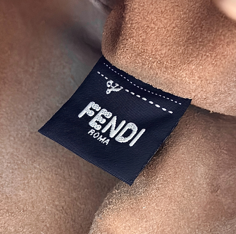 Fendi Small Mamma Baguette 16 cm