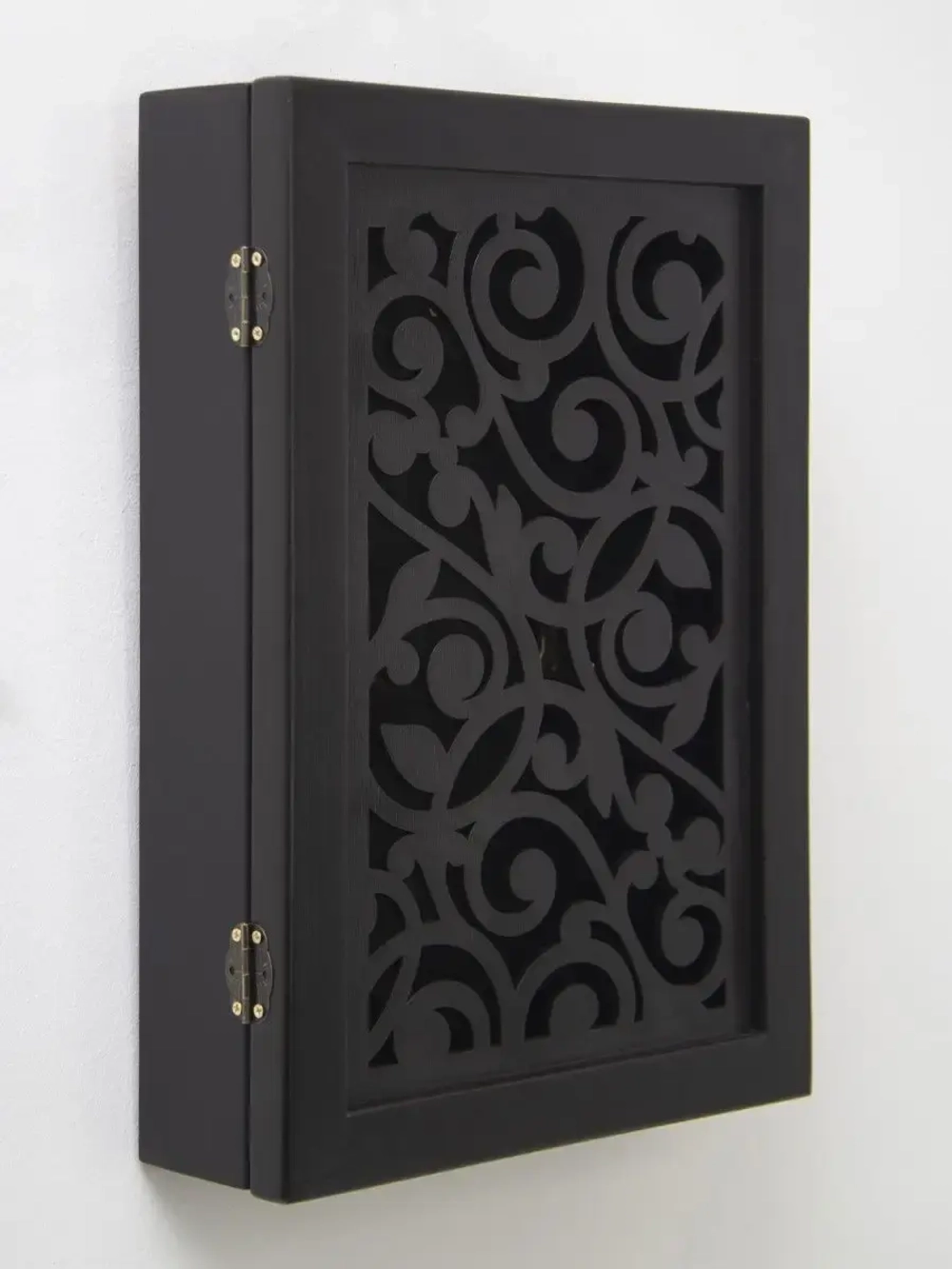 Ключница настенная в прихожую закрытая