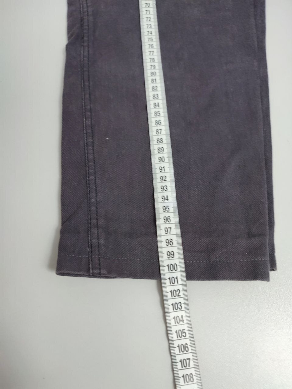 Джинсы темные 46 размер