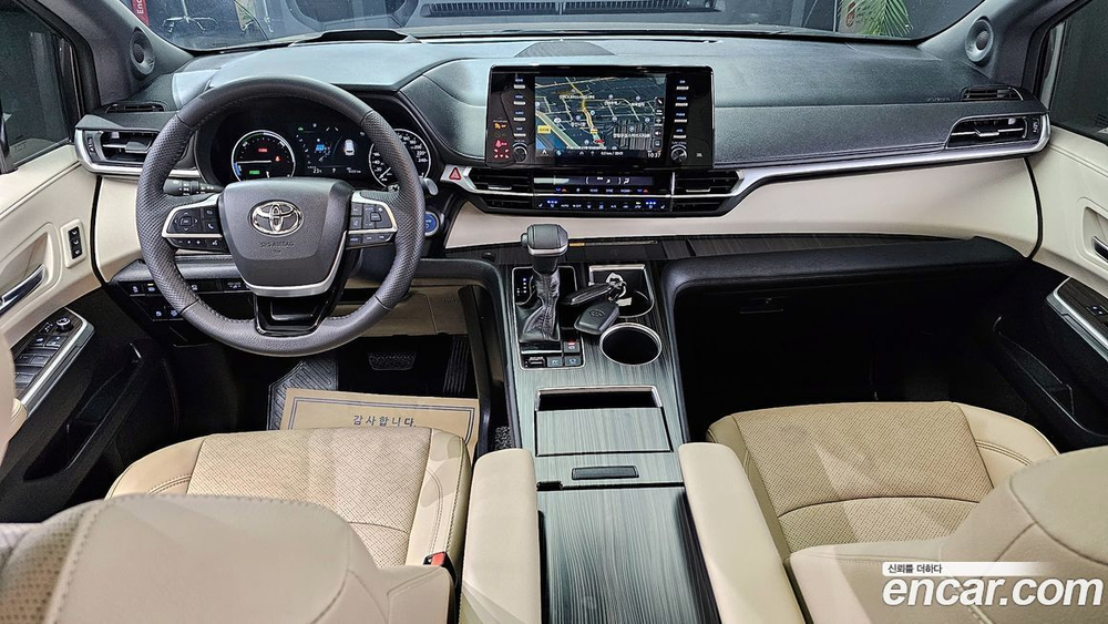 Toyota Sienna 4 Generation 2.5 Hybrid 2WD (02.2022)