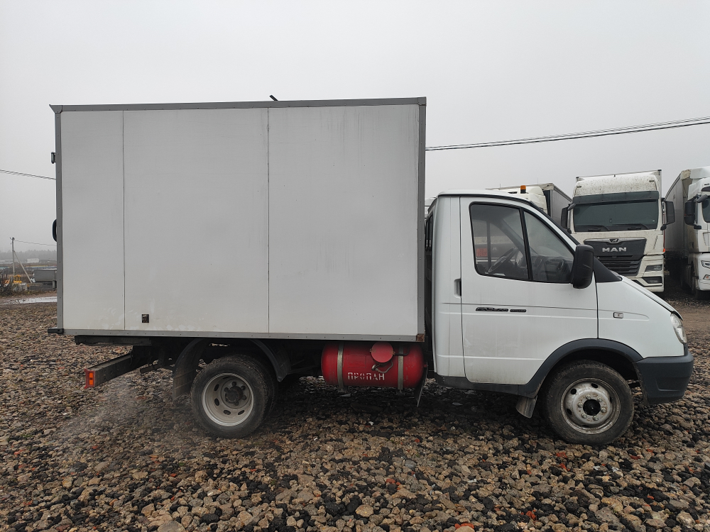 GAZ GAZELLE BUSINESS Промтоварный 172451 (Бензин/Газ, 2,7 л, 107 л.с.)