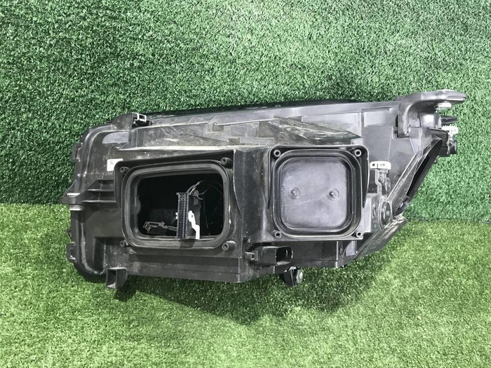 Фара правая Mercedes GLC X253 (2015-2019) LED