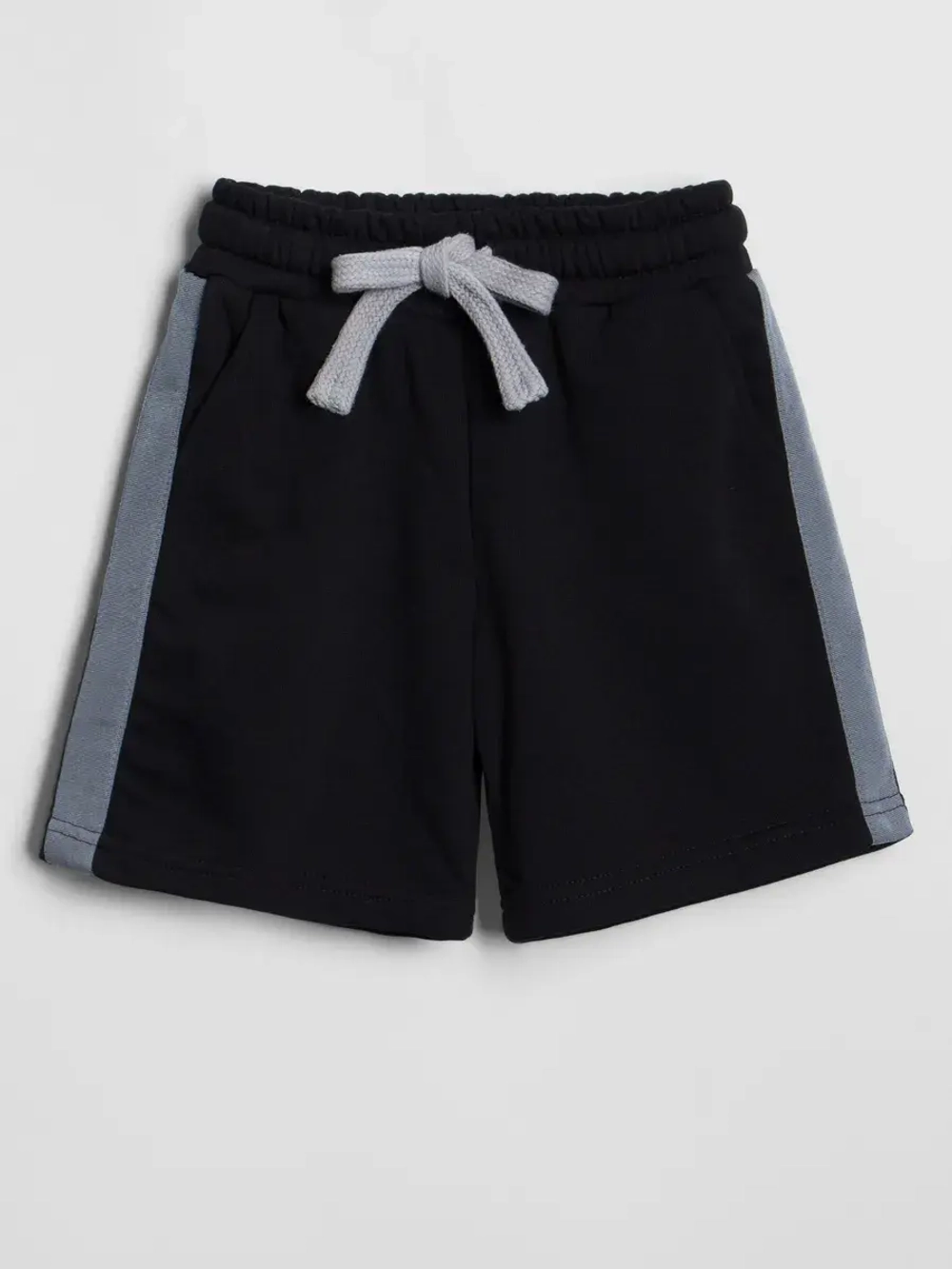 Спортивные шорты для мальчика на лето