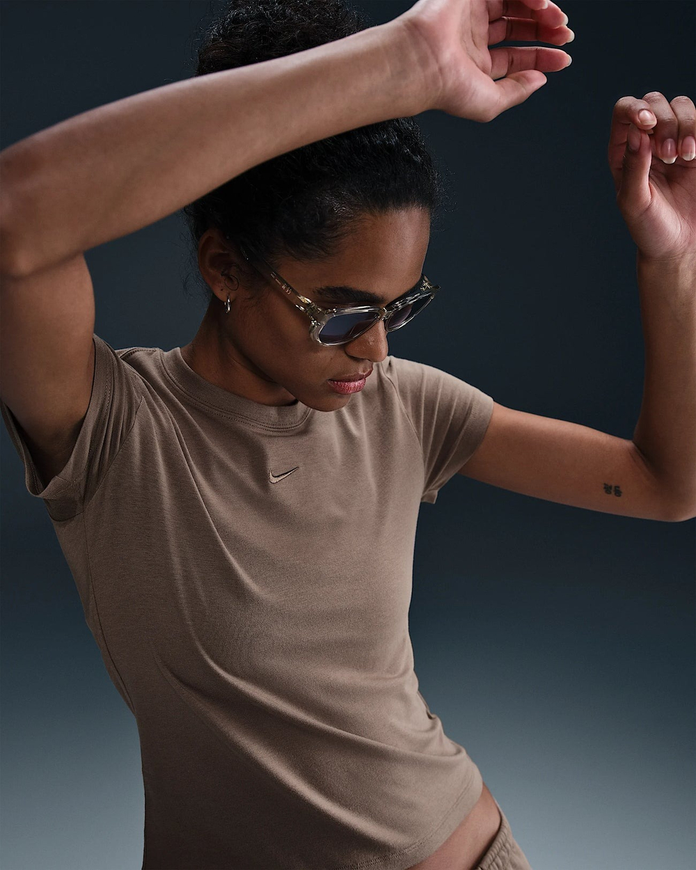 Футболка женская NIKE W NSW NK CHLL KNT MD CRP