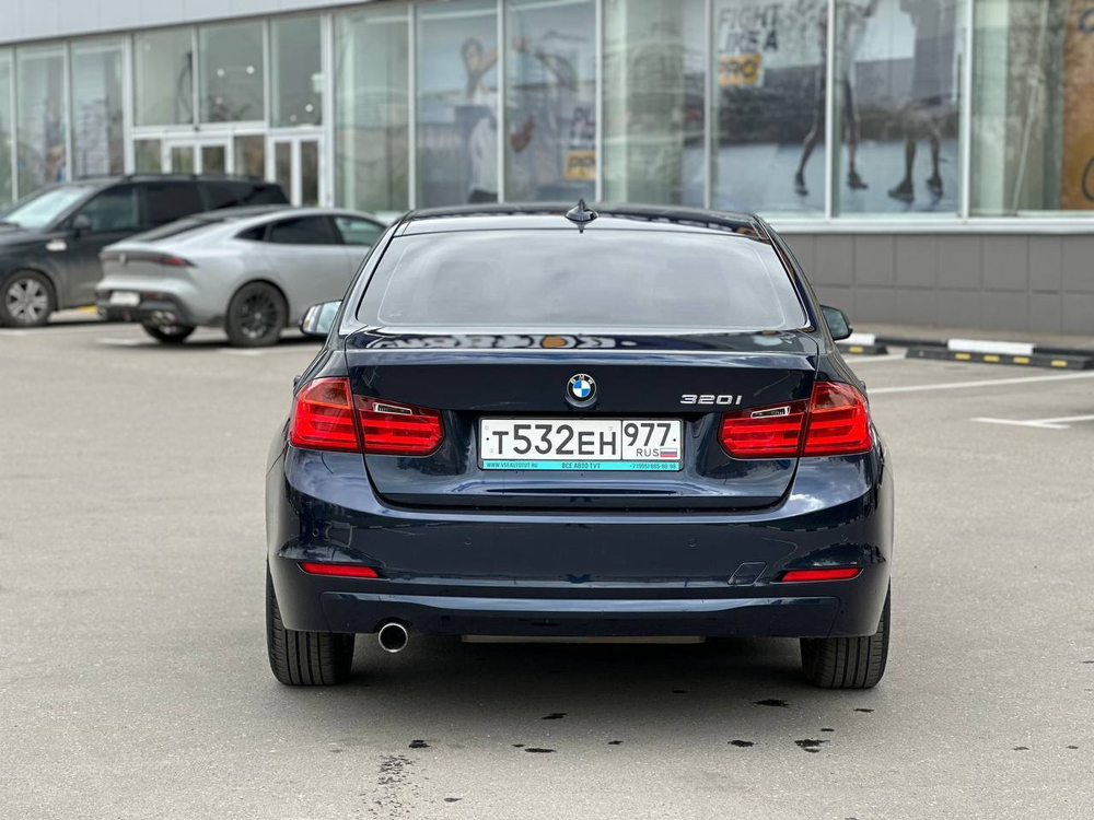 BMW 320i  2013 г.в.