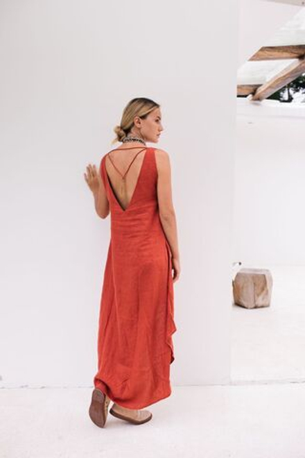 Платье льняное с открытой спиной (красная охра)
