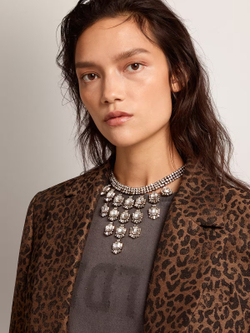 Necklace in antique gold color with drop crystals