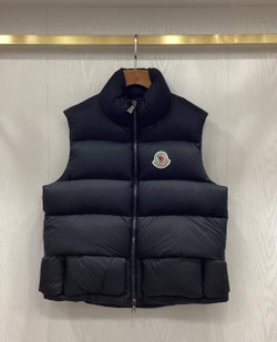 Безрукавка Moncler