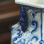 Китайская ваза с жанровыми сценами музыки и танца