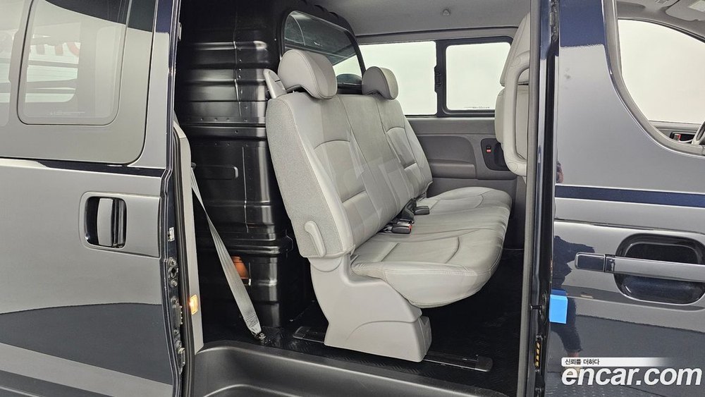 Hyundai The New Grand Starex Van 5-и местный (03.2020)