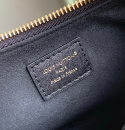 Louis Vuitton Pochette LV Bloom