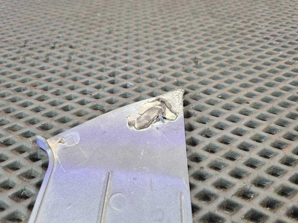 Накладка переднего бампера правая