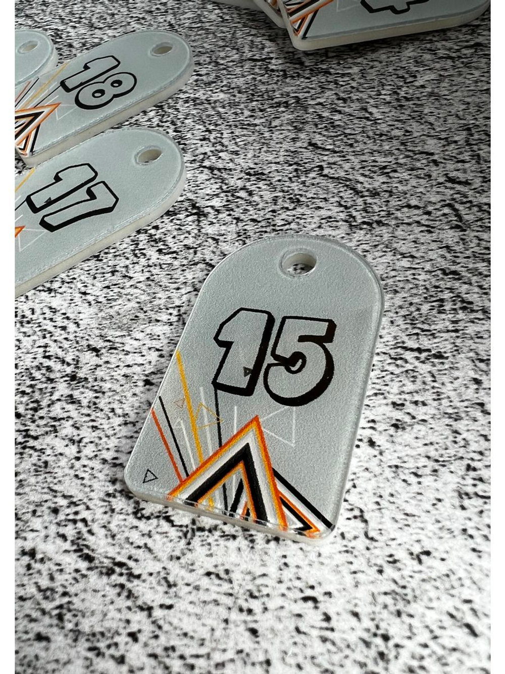 Номерки для ключей акрил 3х5 см