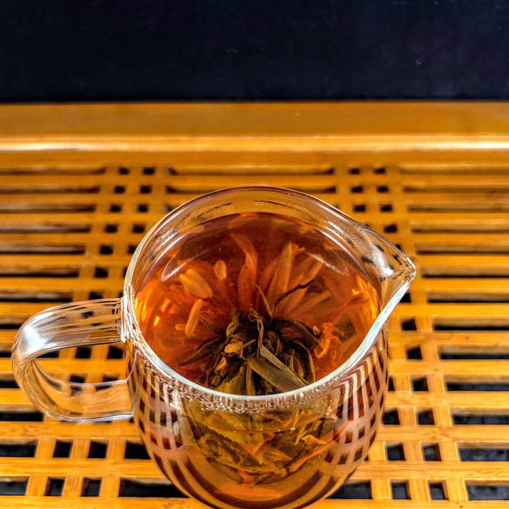 2023 "Медовая лилия шарик" связанный красный чай 10 г
