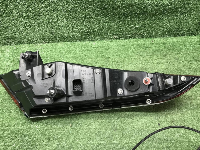 Фонарь правый внешний Mercedes S W223 (2020-н.в.)