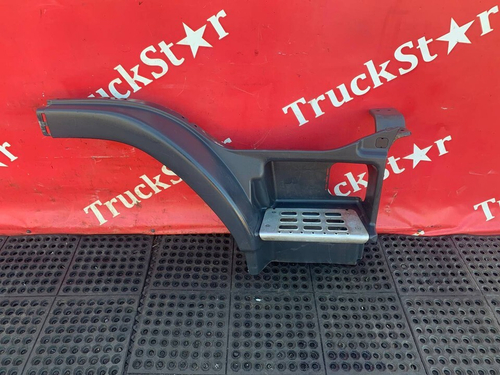 Корпус подножки правый