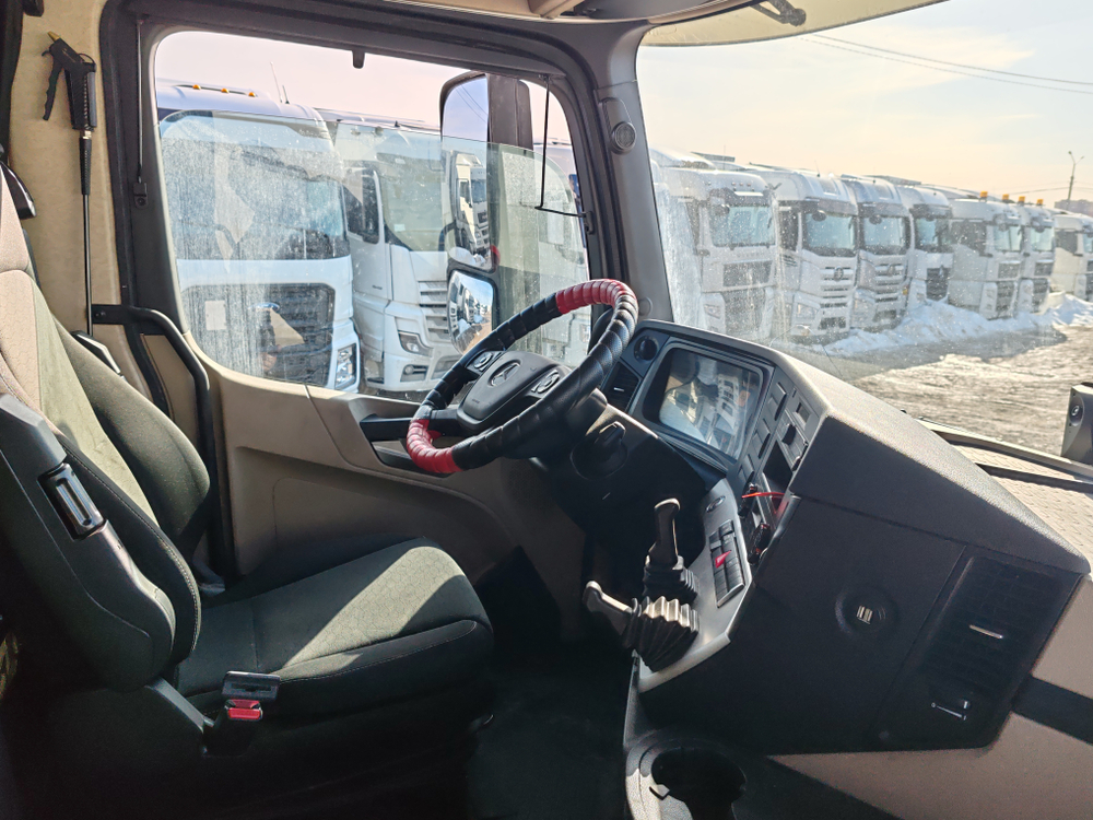 Mercedes-Benz ACTROS 4x2 Седельный тягач 1853 (Дизельный, 12,8 л, 531 л.с., АТ)