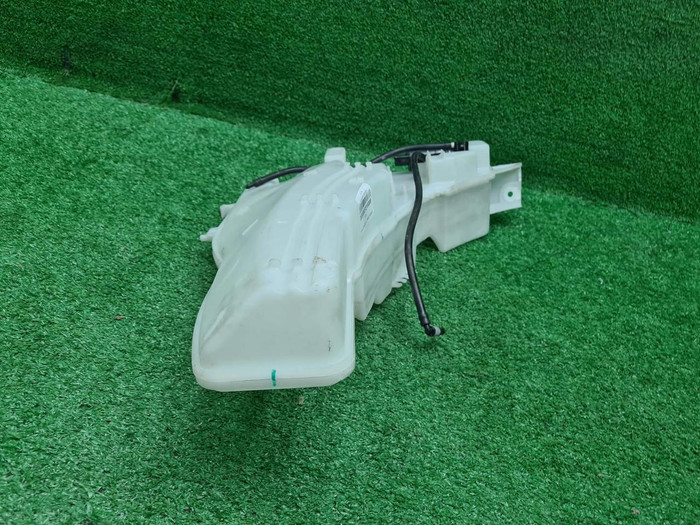 Бачок омывателя Land-Rover Discovery Sport (19-нв)