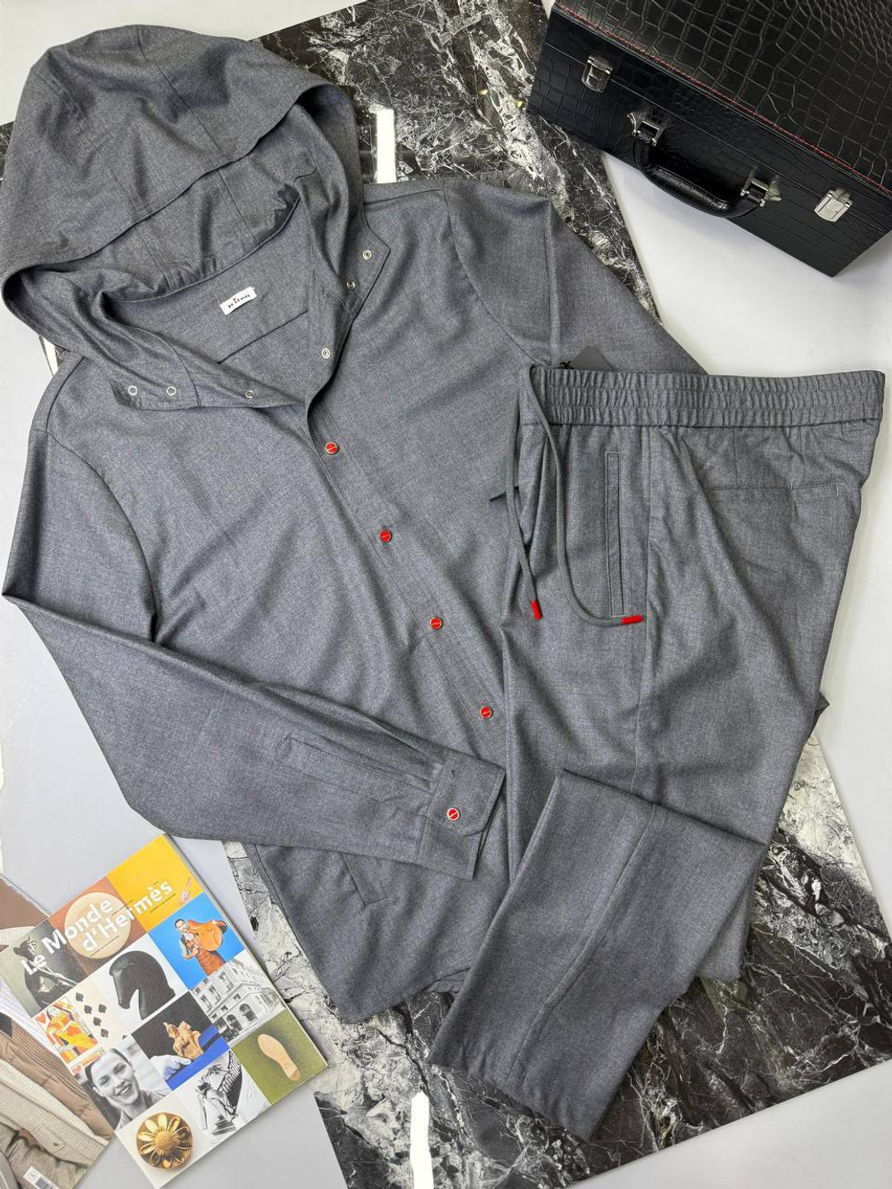 Прогулочный костюм Kiton