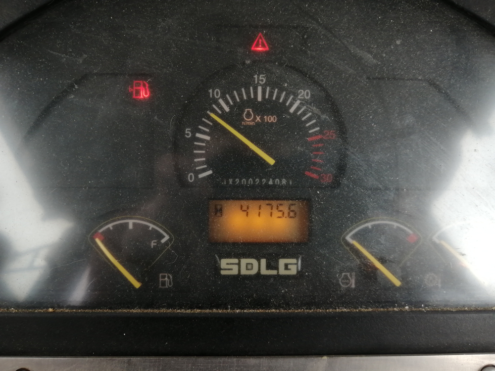 SDLG B877 Экскаватор-погрузчик B877F (Дизельный, 4,8 л, 95 л.с., АТ)