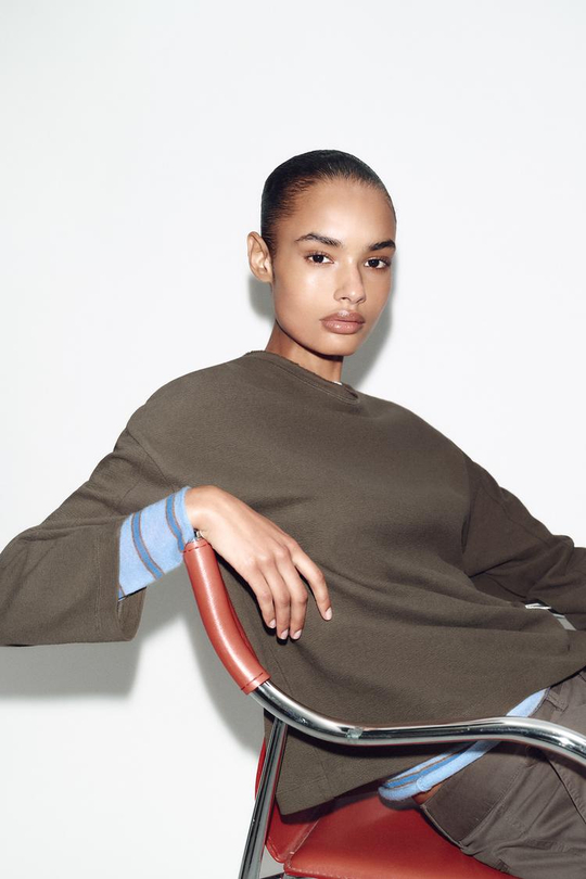 ZARA ФУТБОЛКА С ДЛИННЫМИ РУКАВАМИ, ХАКИ