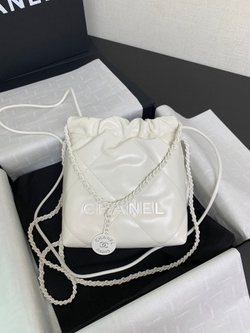Chanel 22 Mini Handbag 20 cm