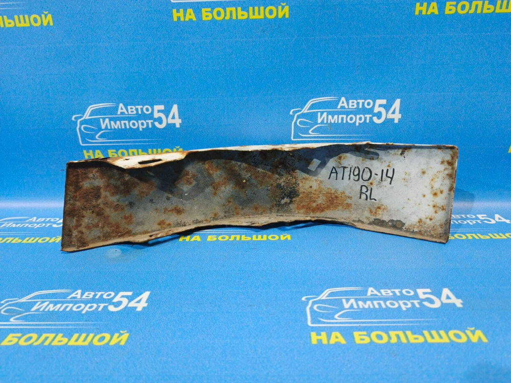 Планка под стоп левая TOYOTA CARINA E 1995