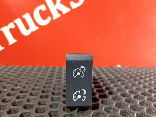 Кнопка освещения панели приборов 2018 г.