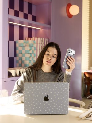 Виниловая наклейка EARLY FLOWERS (серый) для MacBook