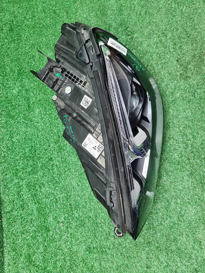 Фара левая Mercedes GLE V167 (2018-2024) LED