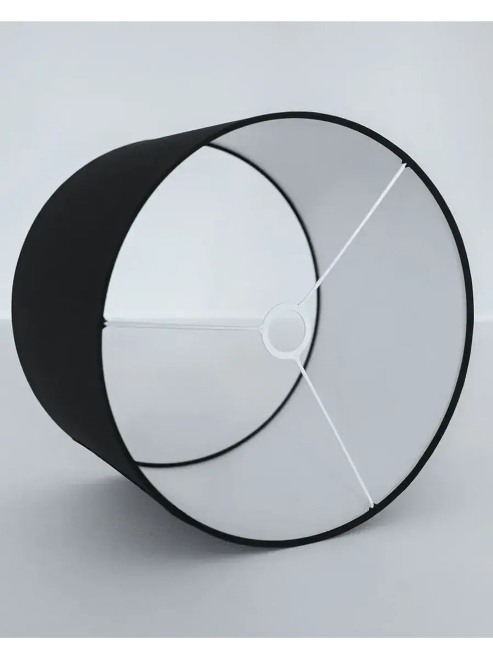 Торшер напольный с абажуром в гостиную современный