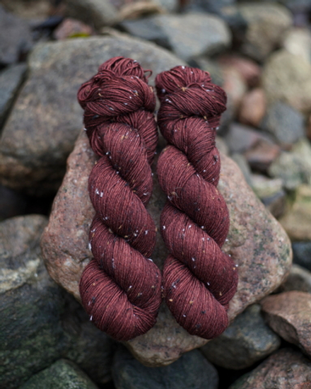 Носочный твид "Вишневая косточка" темнее оттенок