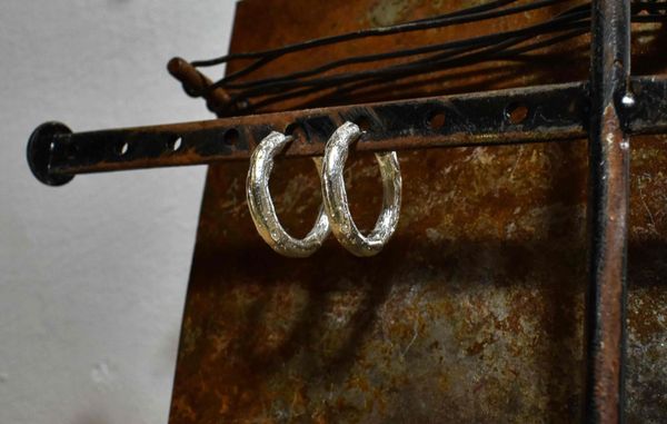 Серьга Hoop Medium светлая - фото 2