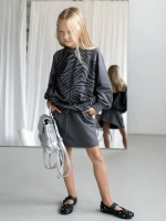 Черный костюм для девочки с юбкой в школу